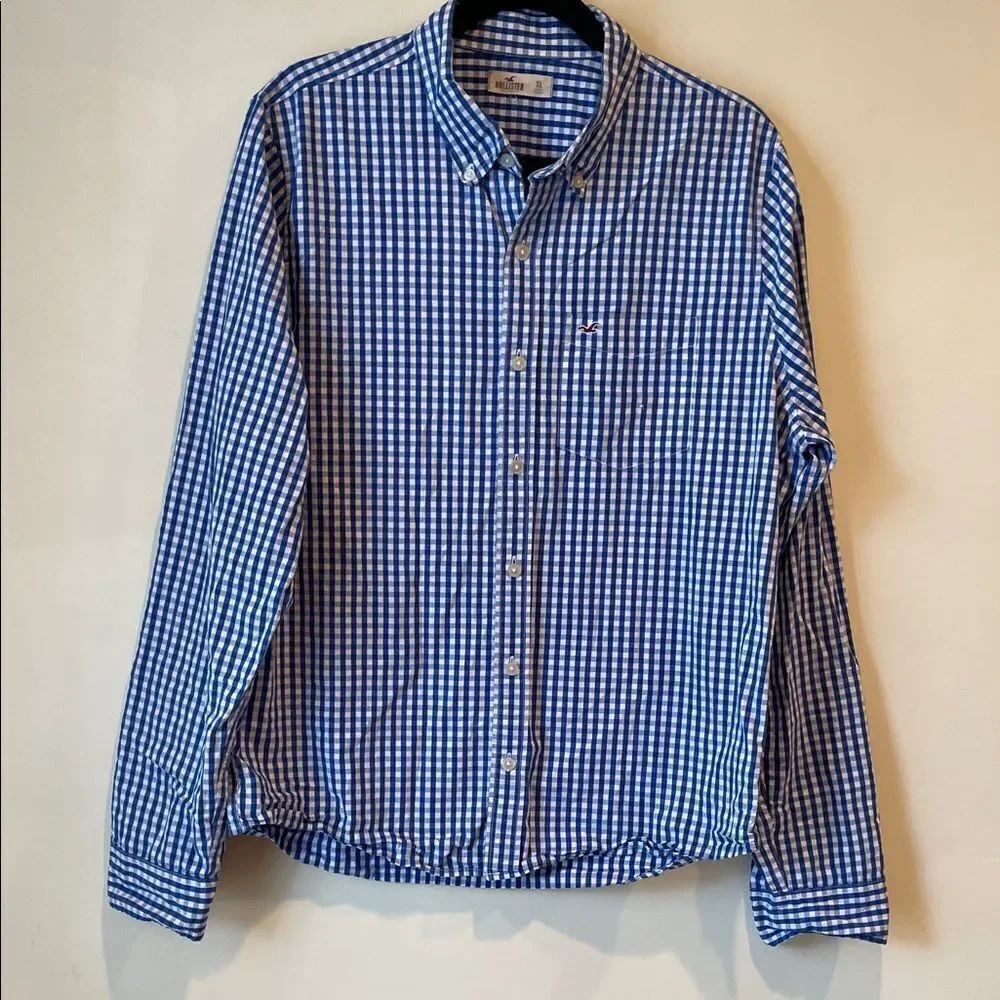 Hollister Men's Blue and White Gingham Shirt Size XL